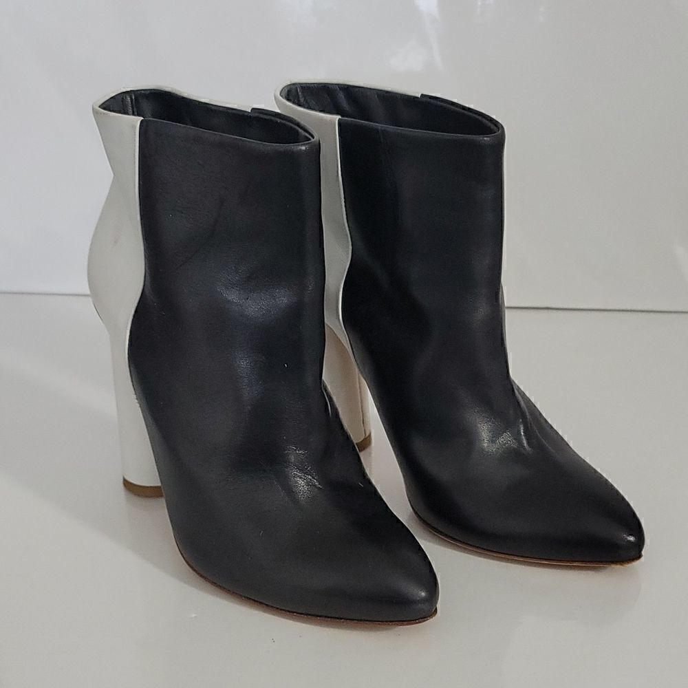 Maiyet Color Block Circular Heel Bootie - Picture 6 of 13